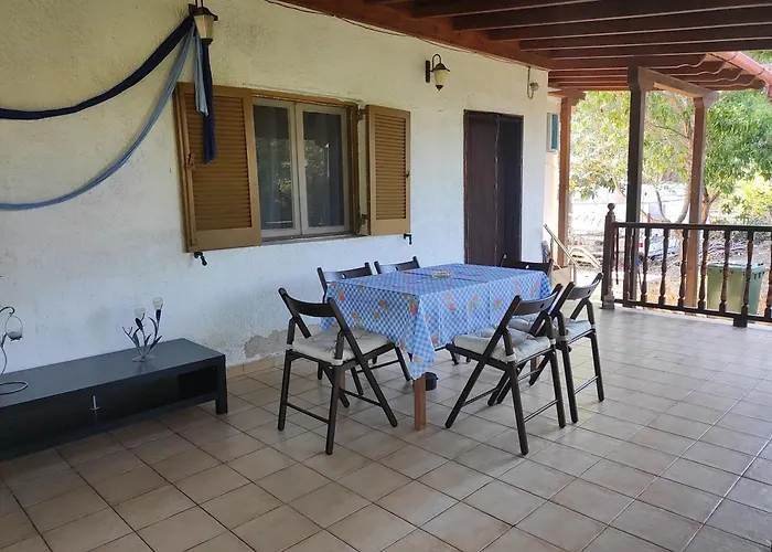 Μικρός Παράδεισος - Little Paradise *